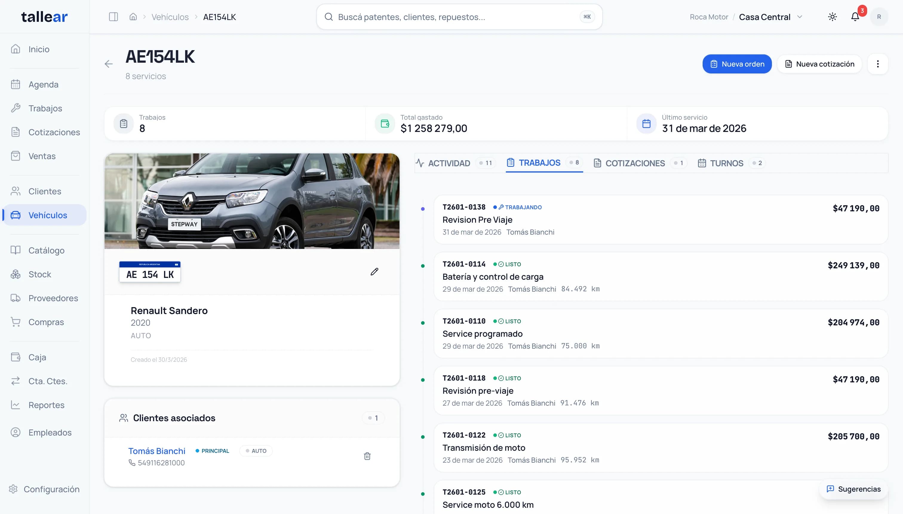 Historial completo de un vehículo en Tallear — patente AE154LK, foto del auto, trabajos anteriores y montos